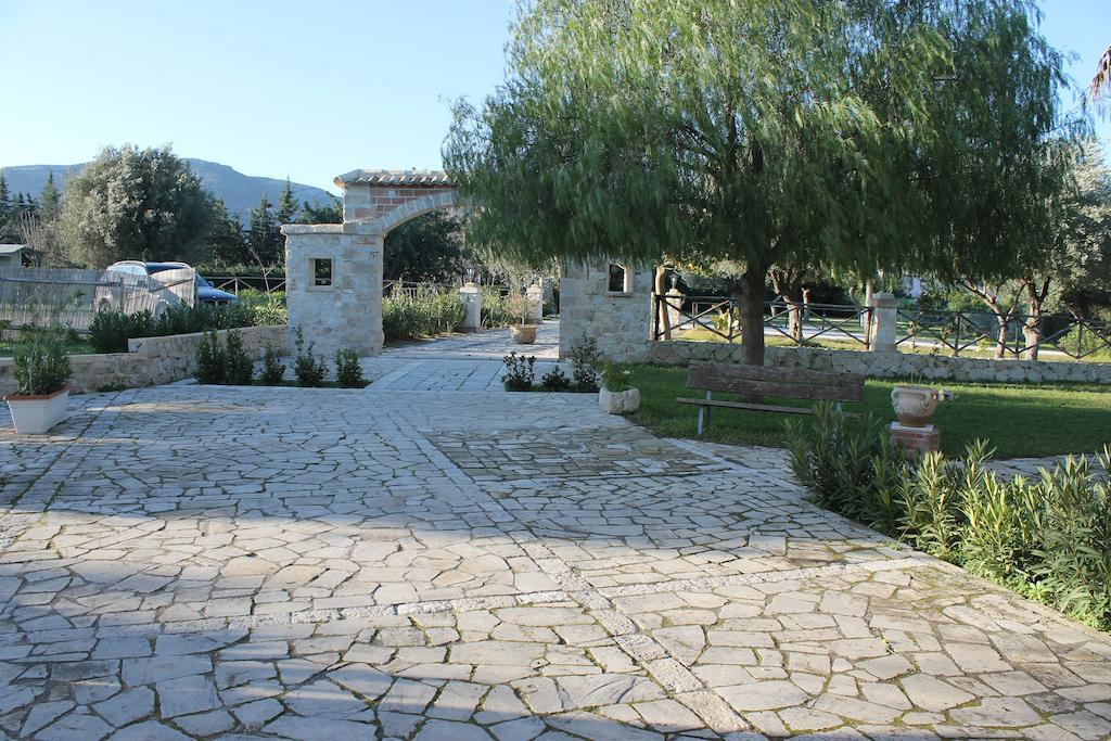 אבולה B&B Casale Siciliano Di Miryam Tiralongo מראה חיצוני תמונה